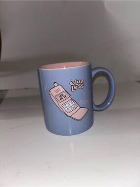 Blue and Pink 'Clueless' Phone Graphic Mug